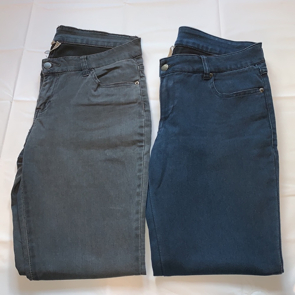 2 Pairs F21 Denim Size 29 Different Styles